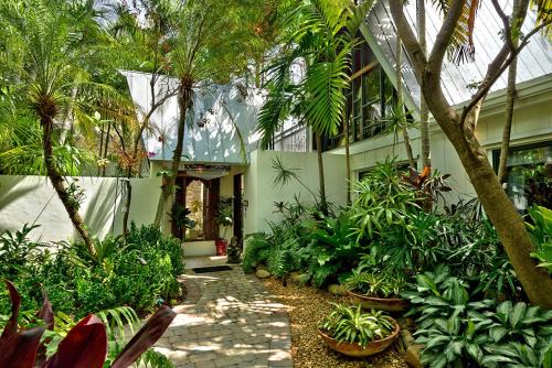 Historic Seaport House | Namaste