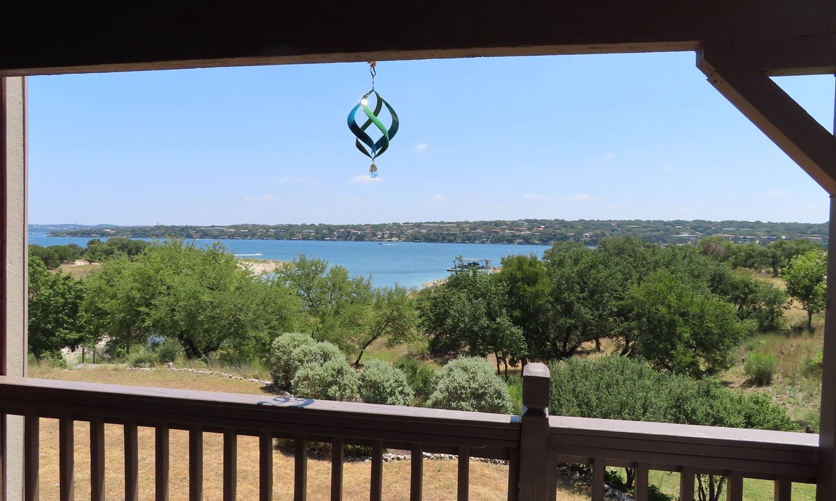 Point Venture House | New Listing. Waterfront 4 B/R, 3 bath, Townhouse. Sleeps 9. Just renovated.