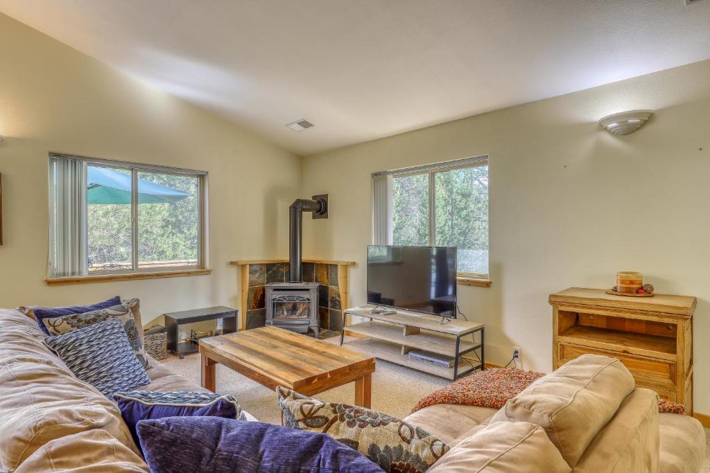 Truckee Hotel | Pine Tree Retreat