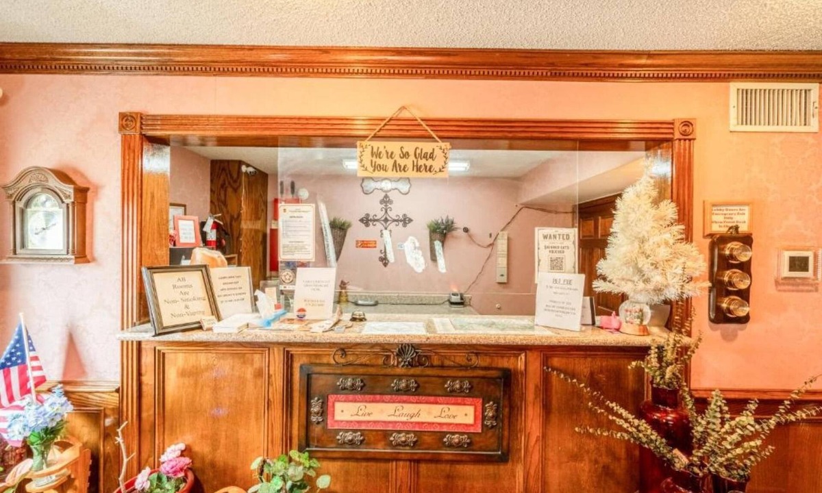Eureka Springs Apartment | Premium 2 Queen Beds with Balcony