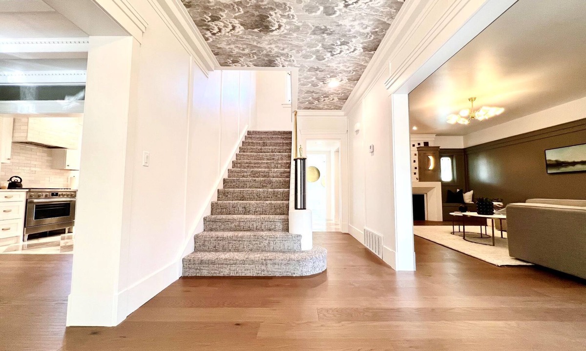 Downtown Salt Lake City House | Prime Walkable SLC Location Large 5BR Home with 3-Gig Fiber WiFi
