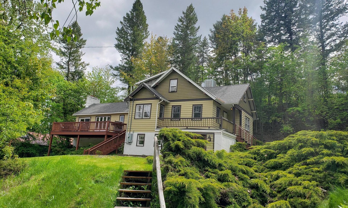 Kalispell House | Private Spacious Newly Remodeled Historic House Near Downtown Kalispell