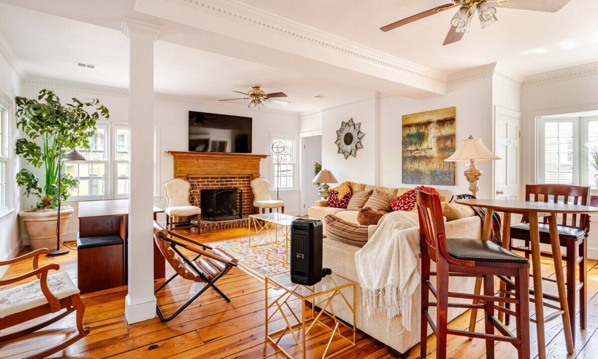 Occoquan House | Rare 3-Bedroom Private Hideout @ Historic Occoquan, Short Drive to Washington DC