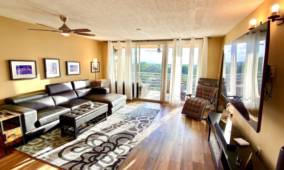 Survey Creek Condo | Renovated 3 bedroom 2 bath condo on the 8th floor overlooking the golf course.