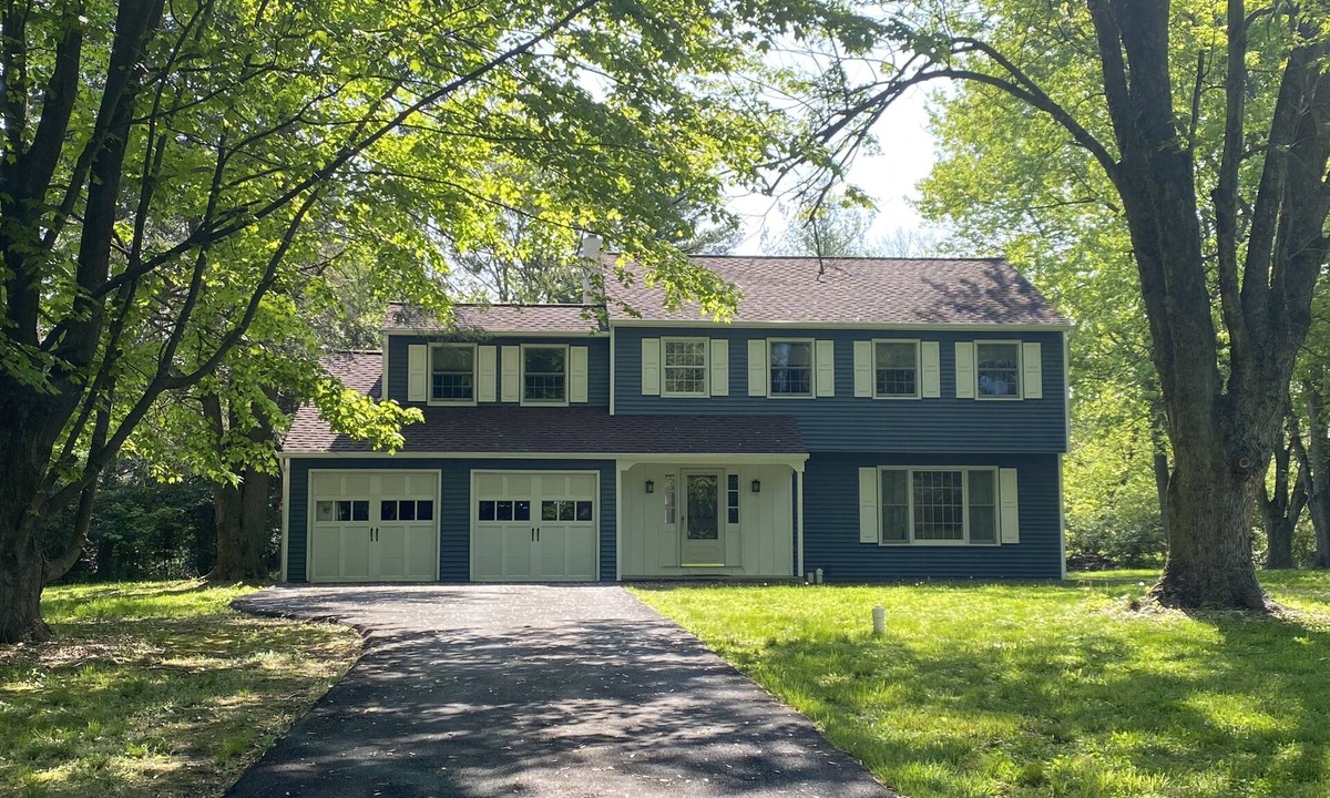 Downingtown House | Renovated 5 bedrooms. 6 beds. Great water pressure! New memory foam beds!