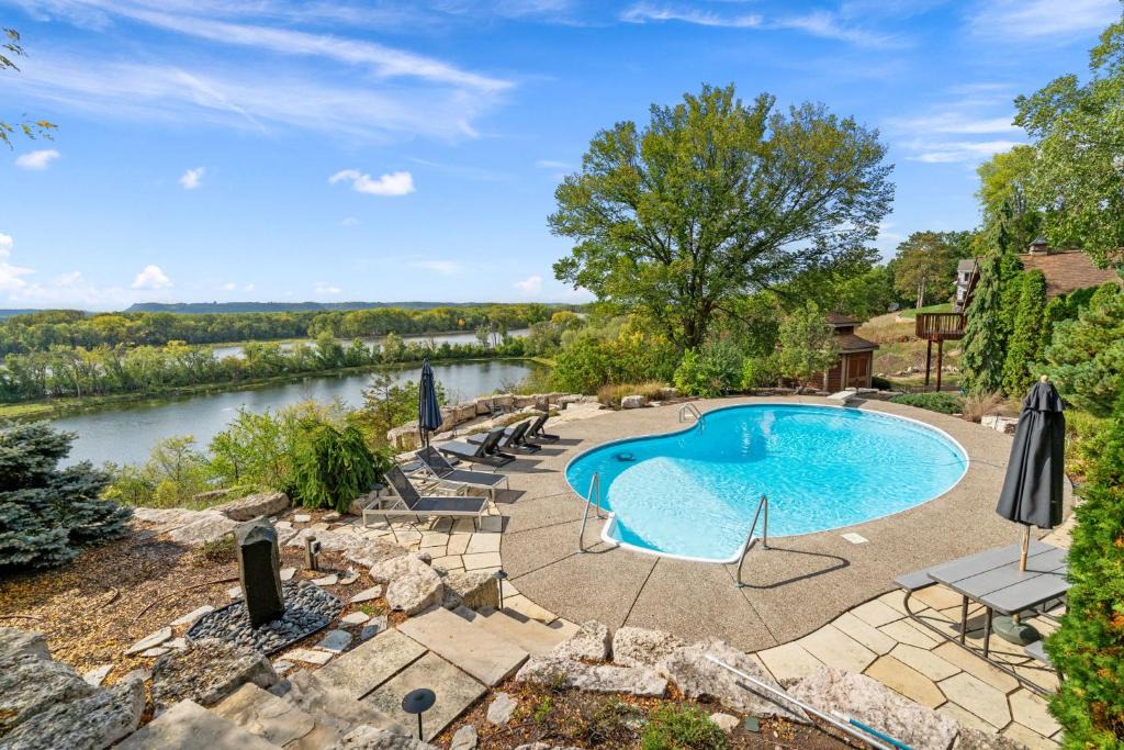 Hager City House | Riverfront Inn