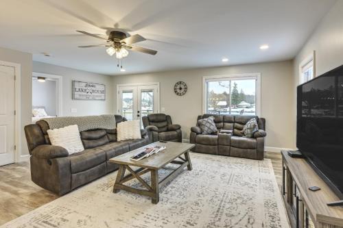 Hope House | Riverfront Michigan Cottage w/Fire Pit & Kayaks!