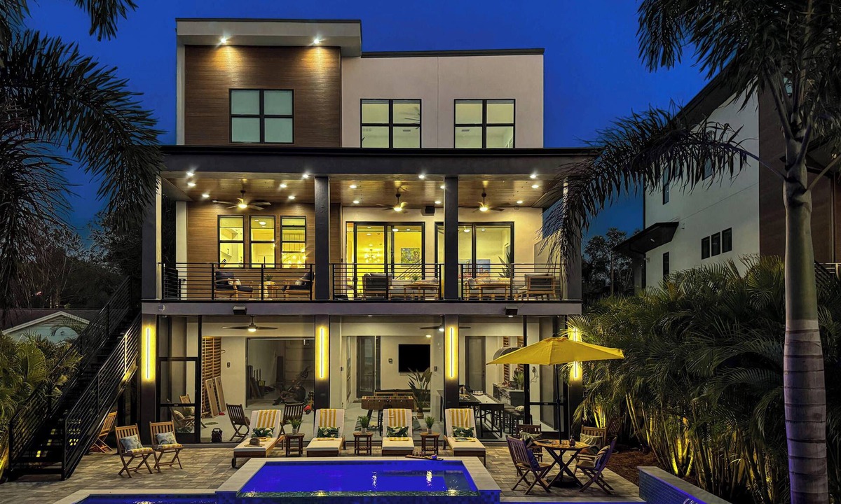 South Seminole Heights House | Riverfront Oasis | Pool/Spa, Fire Pit & Games