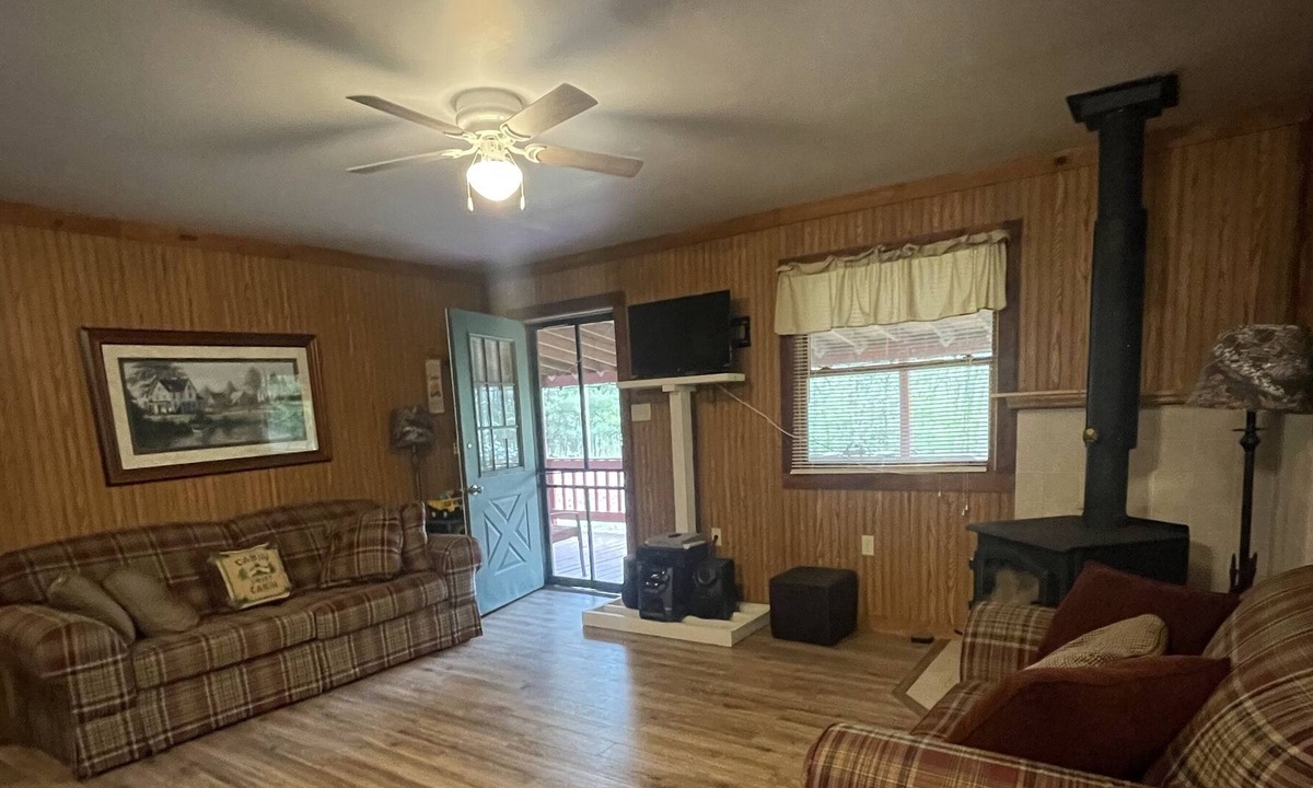 Calvin House | Secluded cabin within 30 minutes to Raystown Lake