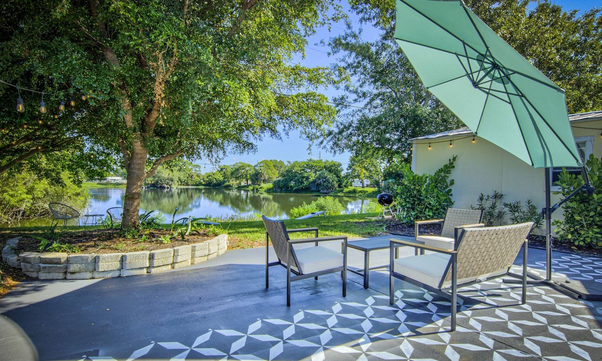 Englewood House | Serene Waterfront Lakehouse w/Game Room + 4 Bikes