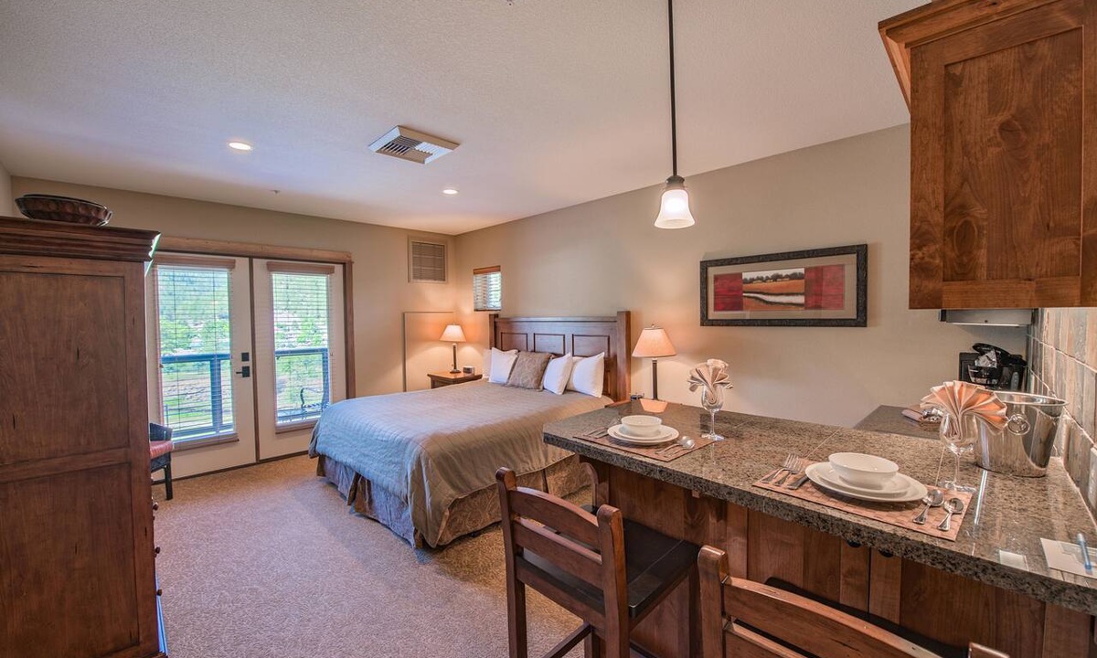 Kellogg Hotel | Silver Mountain Lodging