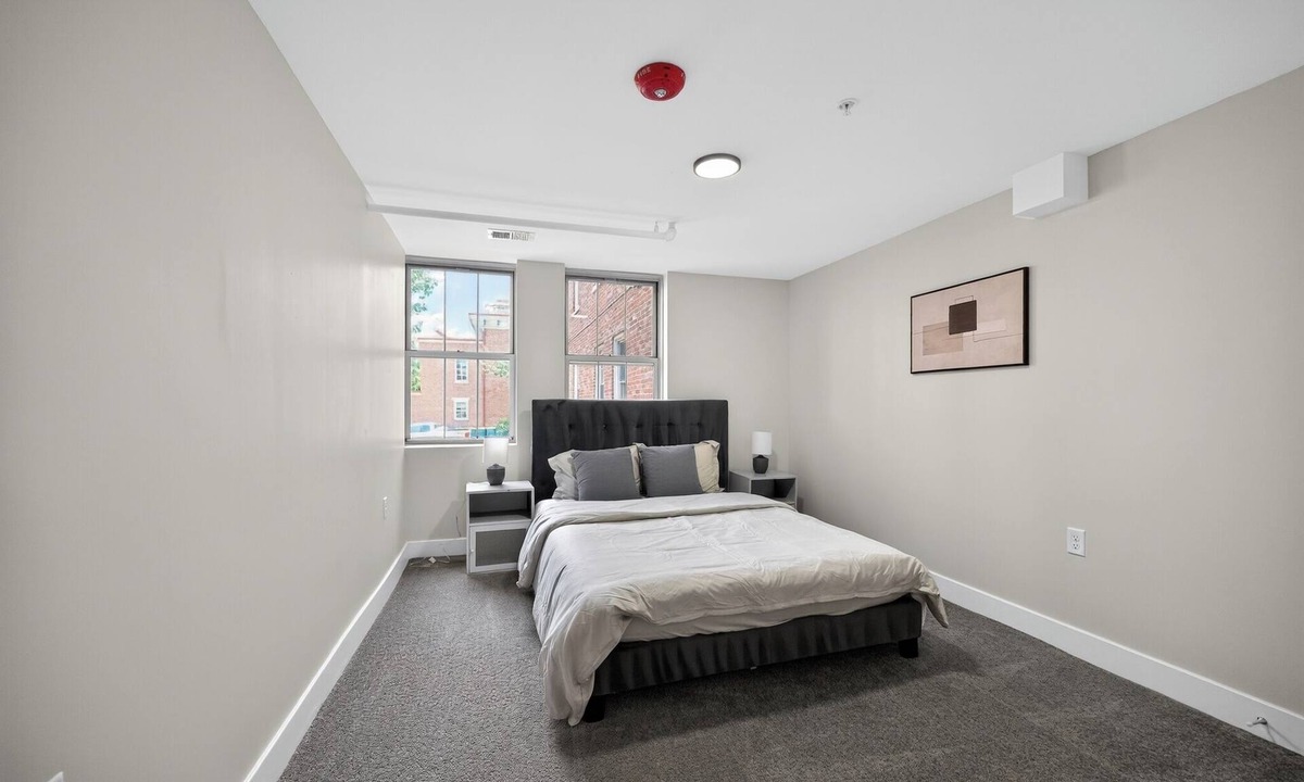 Reading Apartment | Sleek 2BR apartment in prime location