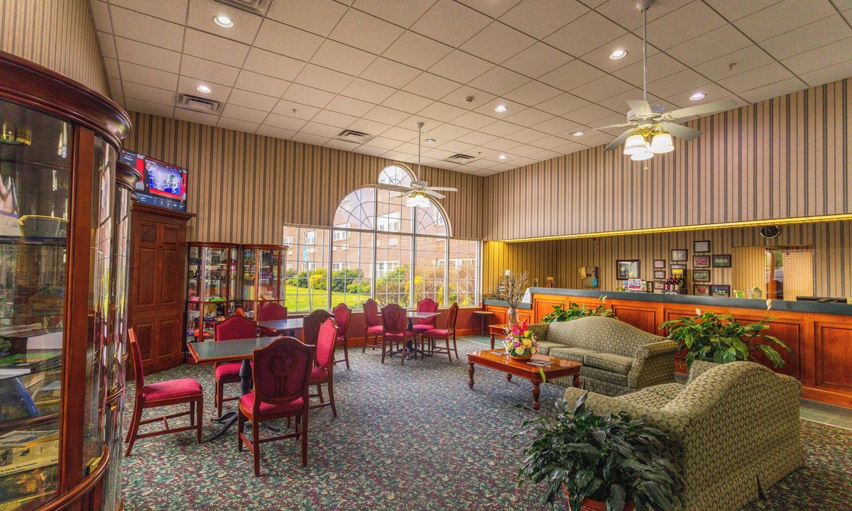 Sunrise Summit Hotel | South Branch Inn Romney