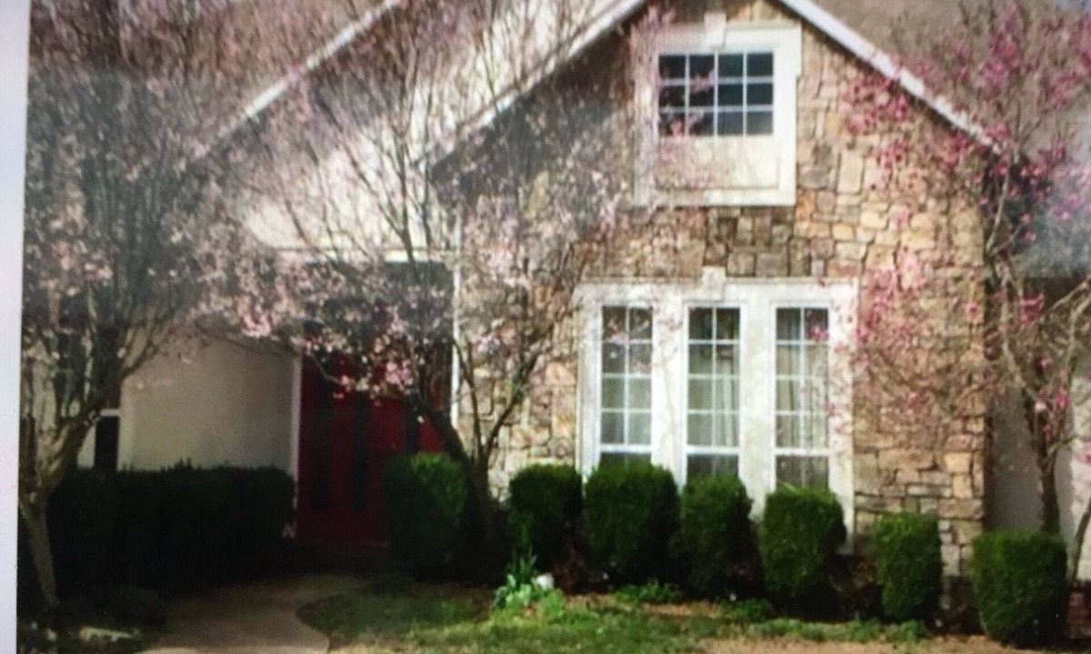 Springdale House | Spacious 2,200 Sq. LOWER LEVEL living quarters