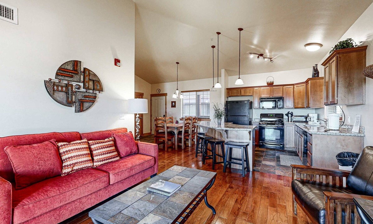 Bear Hollow Village Condo | Spacious condo with community pool & hot tub, mountain views, centrally located