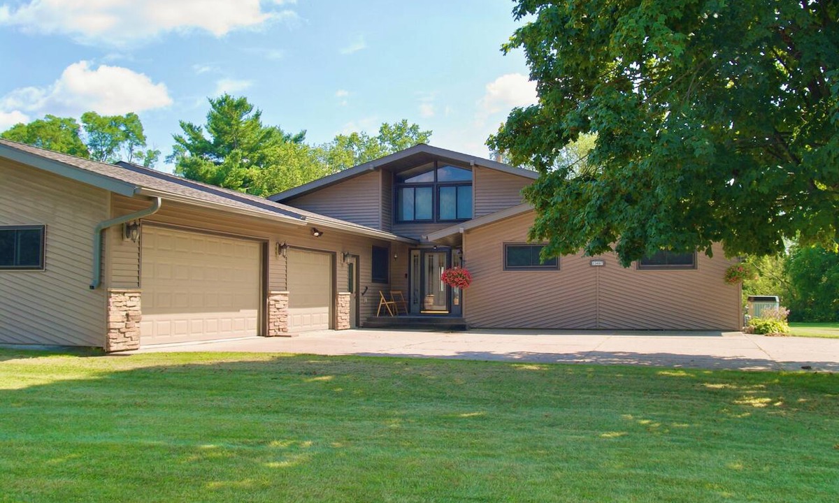Independence House | Spacious Independence Home - Conveniently Located