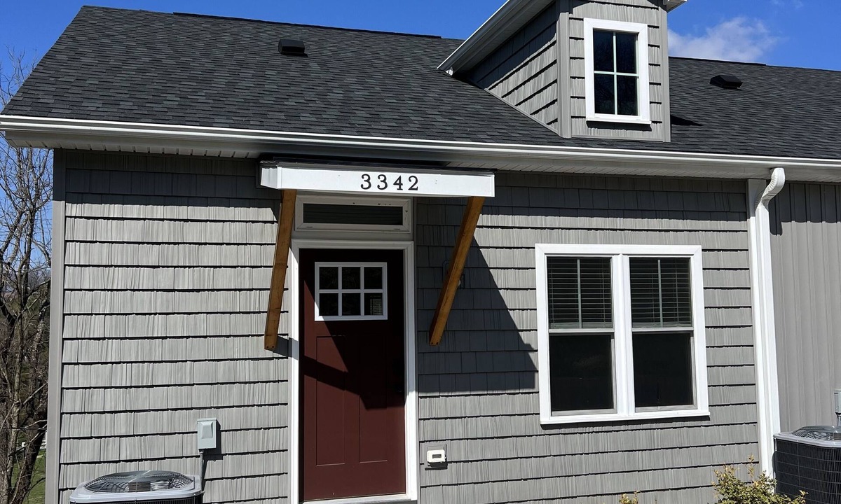 Keezletown House | Spring Village Luxury End Rowhouse