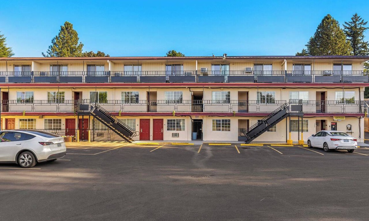Gresham Hotel | Stonebridge Inn & Suites Gresham, OR - Portland