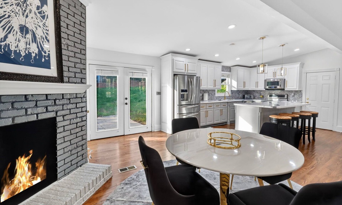 Briarcliff Heights House | Suburban Calm with Urban Convenience Lovely 5-bedroom house in Atlanta!