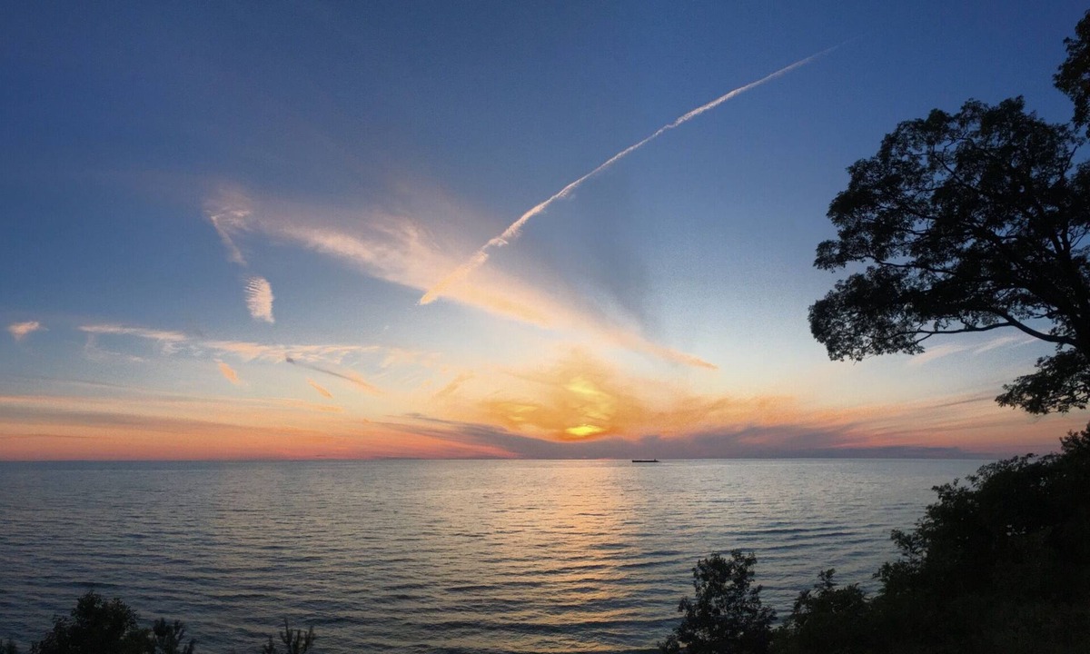Waukazoo Woods Cottage | Summer Cottage On The Shore Of Lake Michigan South Of Grand Haven, Michigan