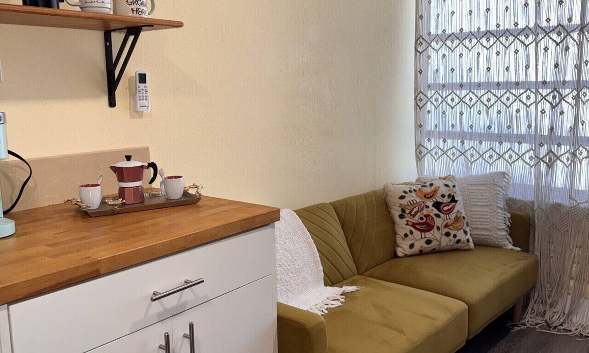 Hialeah Apartment | Sunny Hideout Apartment !