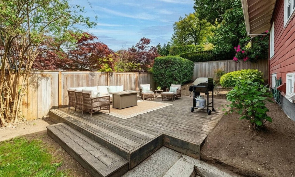 Montlake House | The Arbor Estate | 7BR · Fire Pit + Yard