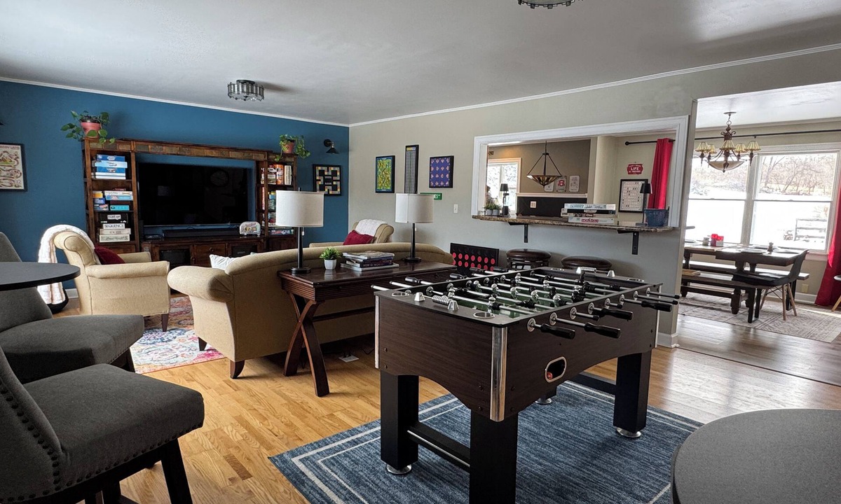 Mount Morris House | the HUB - Fun Board Game 1980s Vibe @ Letchworth - 8 mins SUNY Geneseo - 3BD 2BA