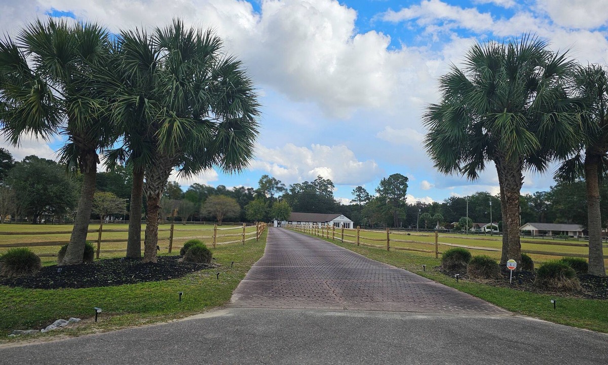 Socastee House | The Ranch: A Spacious 5-Bedroom Home with Pool in Quiet Neighborhood