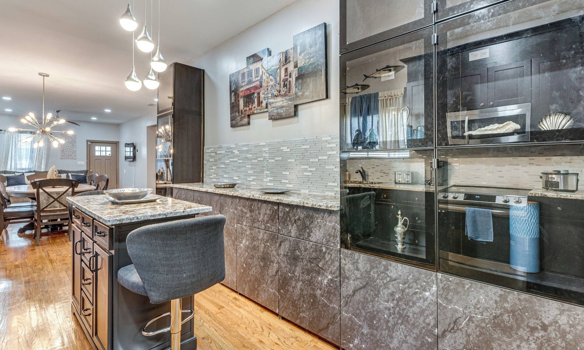 Atlanta Cottage | Unbeatable Hub 1 Mi to Mercedes-benz Stadium, Dtwn