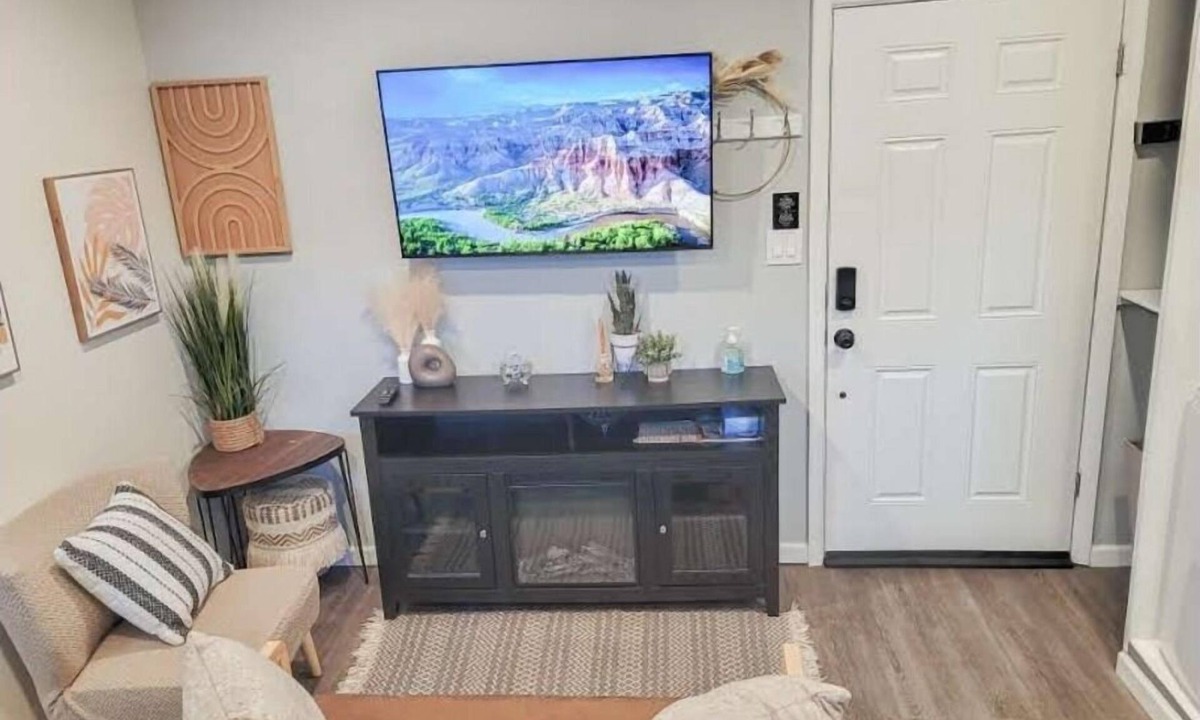 Valley View Apartment | Unique Studio Apartment