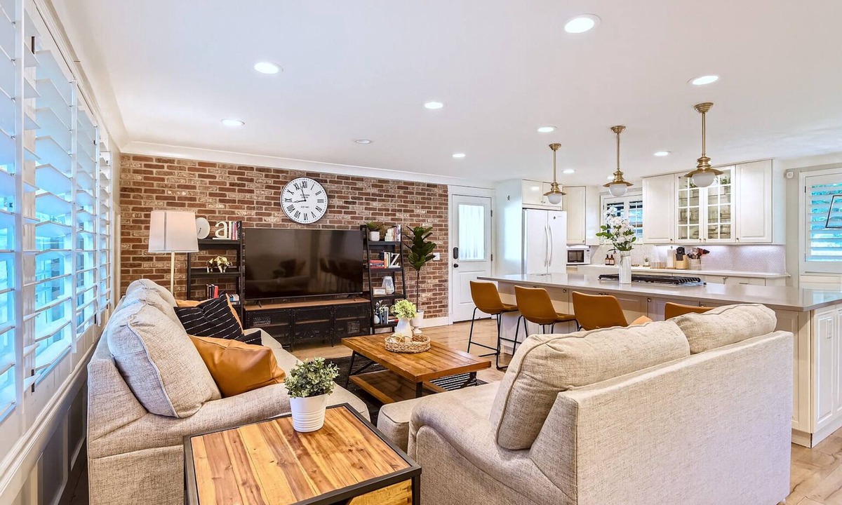 Holladay House | Upscale Retreat - Bike, Hike, Ski - Work Remotely