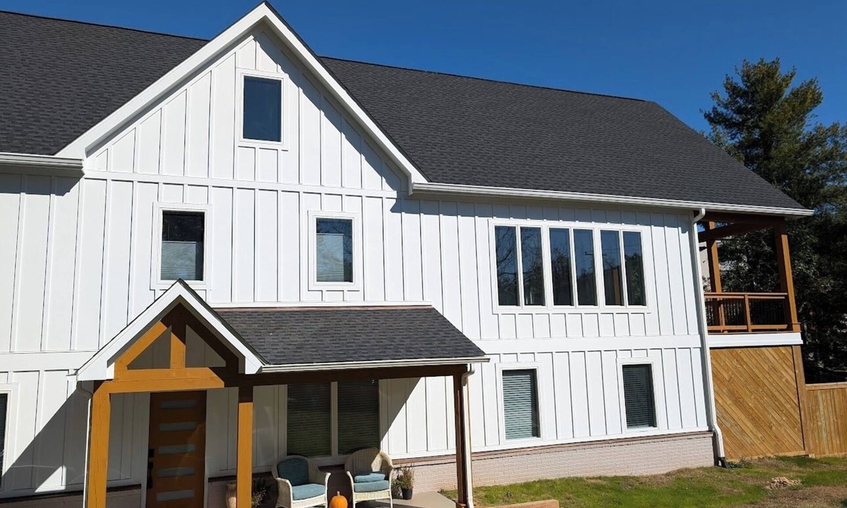 Ridge St. Apartment | Walk to UVA,breweries, live music, restaurants, parking, fenced yard.