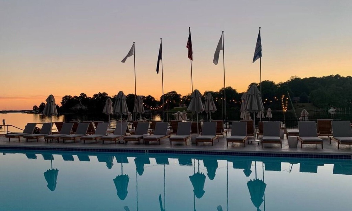 Irvington Hotel | Water View Room w/Balcony | Seasonal Pool & Marina – Your Quiet Getaway Awaits!