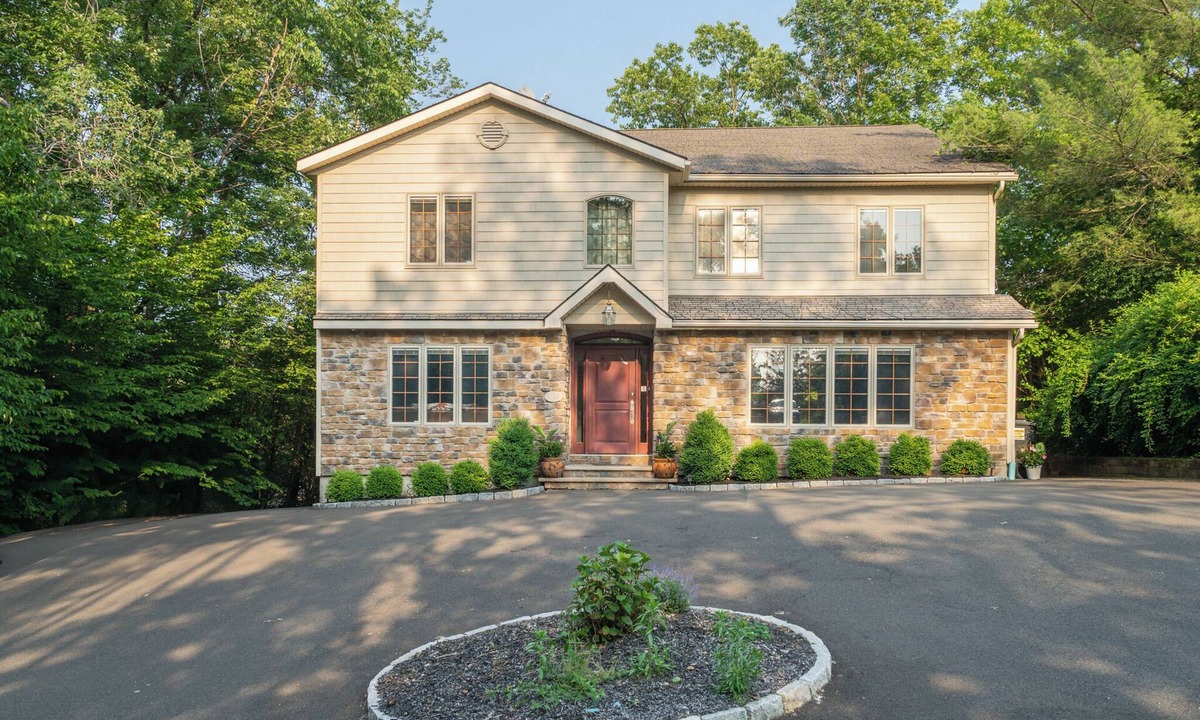 Athens House | Waterfront Luxe: Kayak & SUP From Private Dock, Pong & Air Hockey, Near Hudson