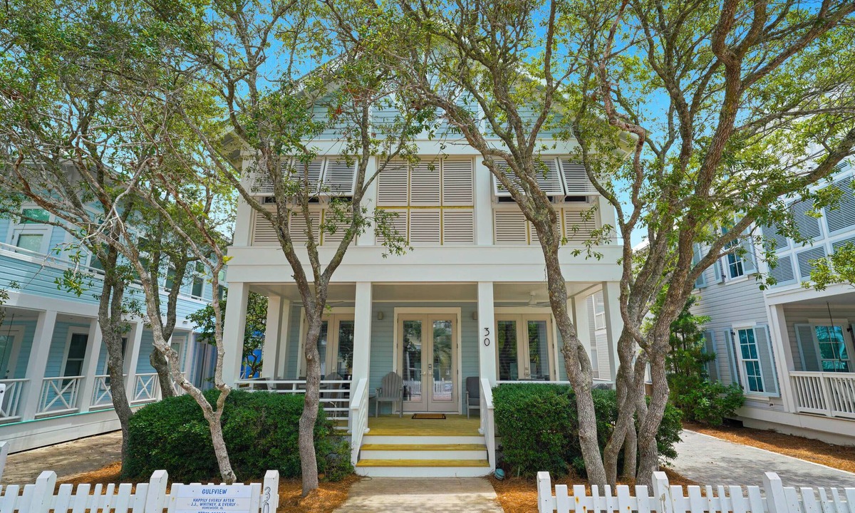 Seaside House | Wow Renovation, Nice Porches, & Tower, 4 Houses to Beach in Seaside + 2 Bikes