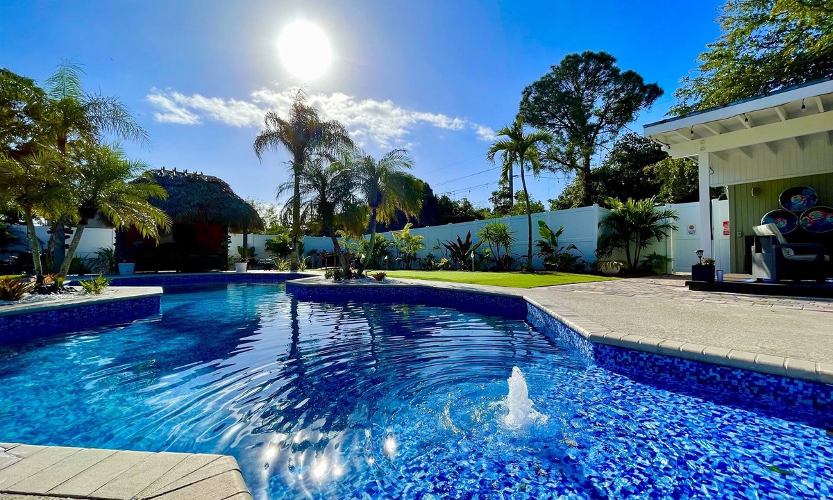 Lake Worth House | Your 1-Acre Tropical Resort – No Crowds, All Fun! Near W Palm Beach Sleeps 14