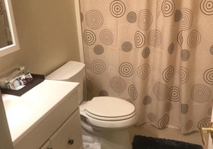 Annapolis with many amenities