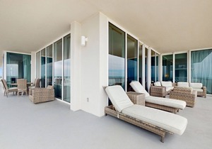 Beachfront 10th-floor condo with Gulf view, pool, gym, & balcony in Perdido Key