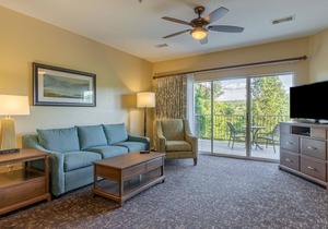 Branson | Lakeside Resort Retreat | Pools, Golf & Attractions