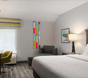 Hampton Inn Suites Newport Oyster Point 