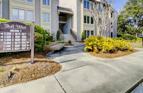 South Beach Condo | 1689 Bluff Villas - Short stroll to South Beach Marina