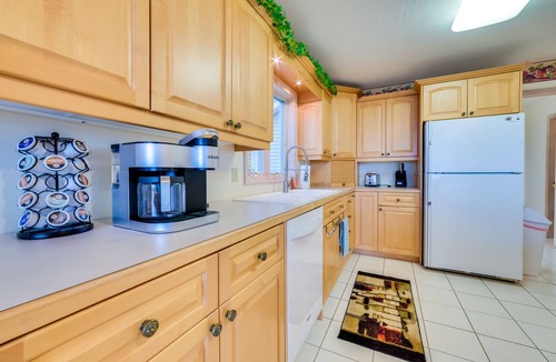 Good Hart House | 17 Mi to Skiing! Lake-View Michigan Home w/Deck