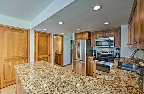 Park Meadows House | 2 Mi to Slopes: Park City Ski Getaway w/Hot Tub!
