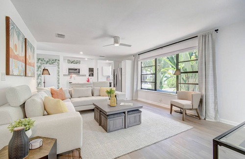 Delray Beach House | 230 | Heated Pool | Hot Tub | Screen Porch | FreeBee Cart Zone |by DelrayNightly