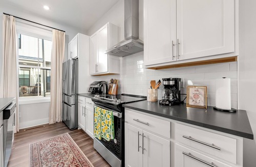 Chosewood Park House | 3-Bedroom Townhouse in Atlanta Near Airport, Downtown, Beltline, and More