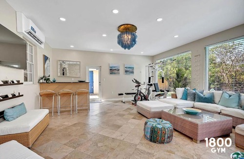 Little Havana House | 3 Home 12 bedroom compound with Pool and BBQ sleeps 24
