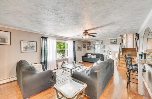 Spry House | 3 Mi to Lake Redman: Home w/Furnished Pergola!