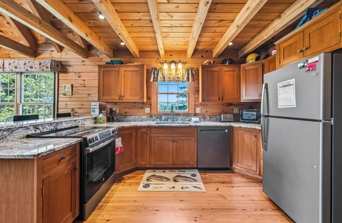 Rangeley House | 🐾33 Loop Rd Log Cabin w/Shared Rangeley Lake Access, Snowmobile/ATV Access, 15 min to Saddleback