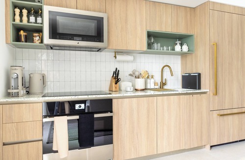 Downtown Miami Condo | 3701 - Kaseya Center 2 Bedroom Modern Apt with Pool & Gym in Downtown Miami