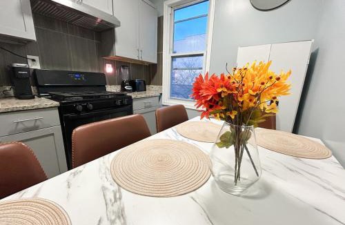 West Side Apartment | 3BD-Pool Table Home near NYC - FREE Parking!